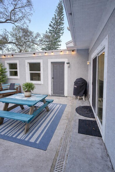 Building Photo - 4606 River Hills Dr