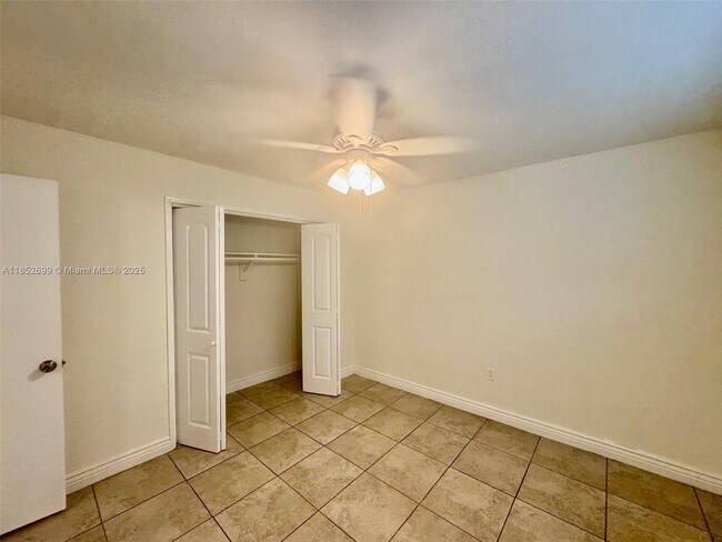 Building Photo - 2633 NW 9th Ave