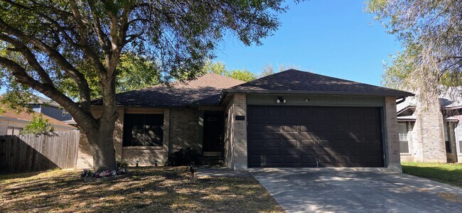 Building Photo - Woodlake Park Spacious move in Ready home over 2100 square feet.