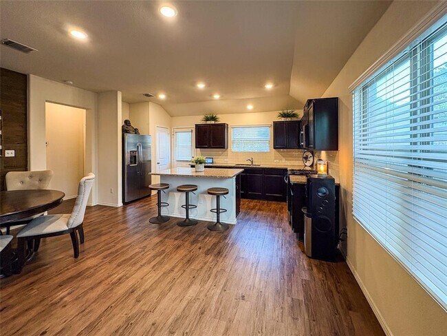 Building Photo - 307 Andesite Trl