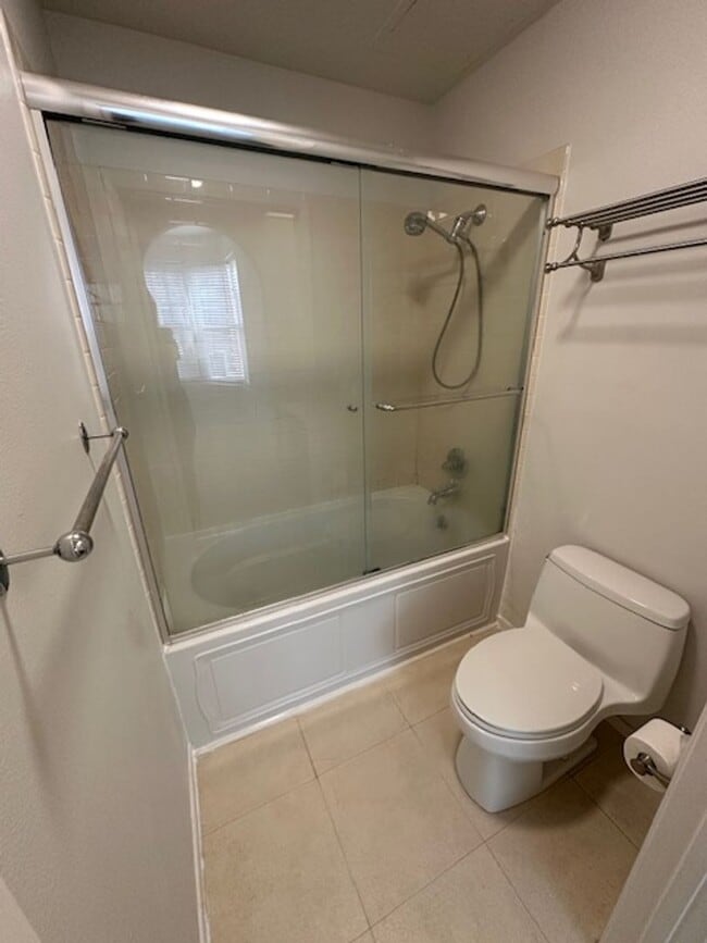 Building Photo - 620 S Gramercy Pl