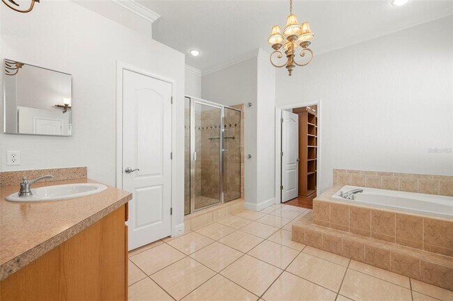 Building Photo - 3916 Valrico Grove Dr