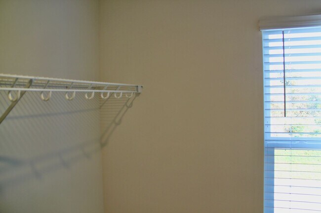 Building Photo - 464 Blair Rd