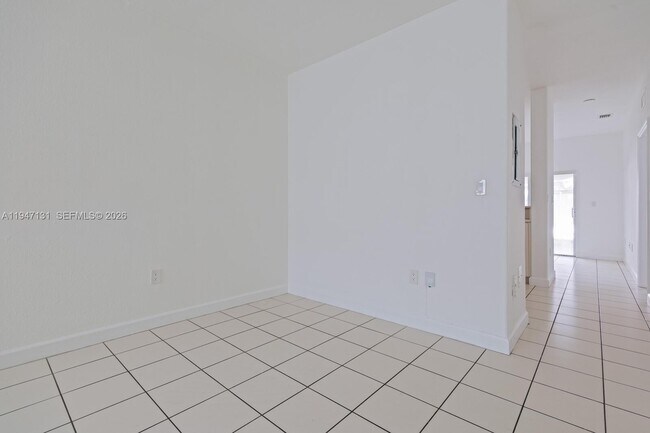 Building Photo - 1663 SE 27th Dr