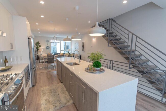 Building Photo - 105 Olive St