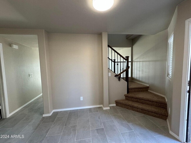 Building Photo - 43313 W Cowpath Rd