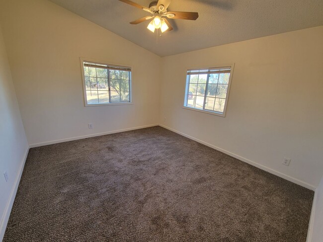 Building Photo - 3 Bedroom 2 Bath Manufactured Home in the ...