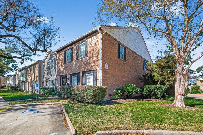 Building Photo - 14381 Still Meadow Dr