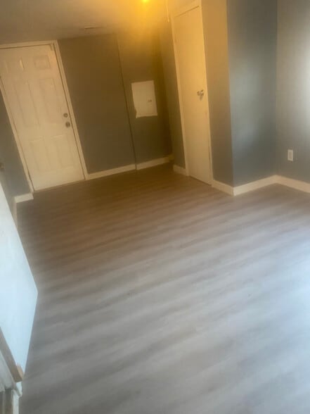 Building Photo - 1809 E 23rd St N