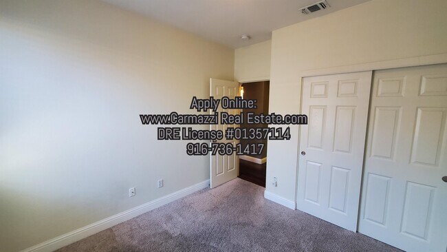 Building Photo - 139 Dragonfly Cir