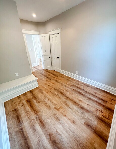 Building Photo - 2480 N Murray Ave