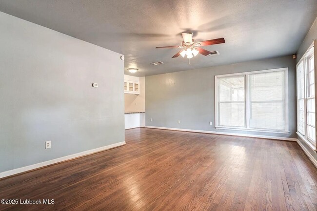 Building Photo - 2609 33rd St