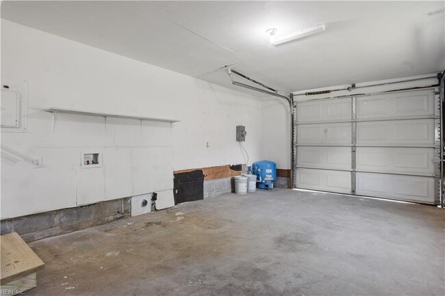 Building Photo - 6560 Benns Church Blvd