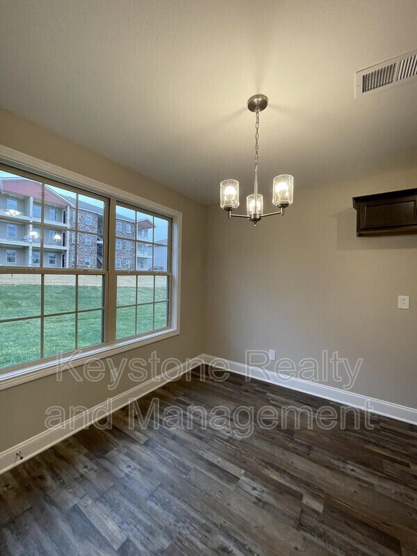 Building Photo - 812 Lillian Grace Dr