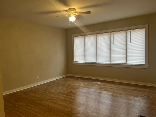 Building Photo - 1717 SW Lane St