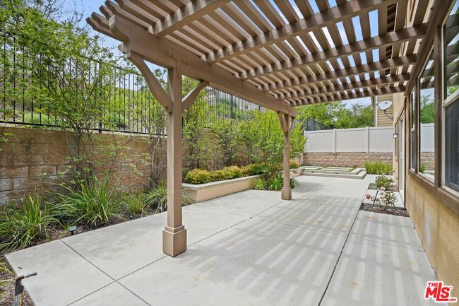 Building Photo - 4928 Princess Dr