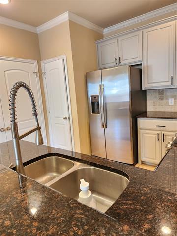 Building Photo - 1037 Paradise Cove