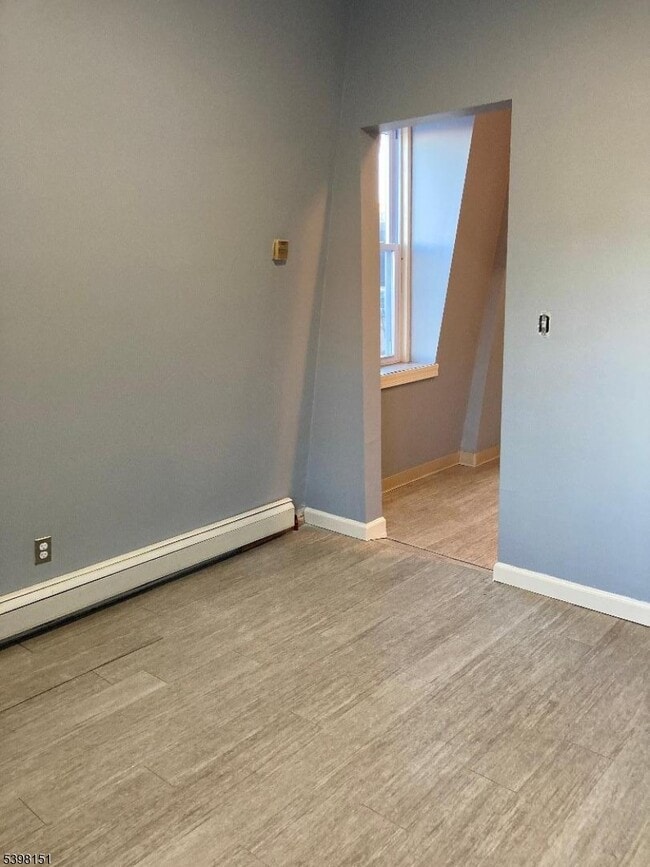 Building Photo - 133 Gregory Ave