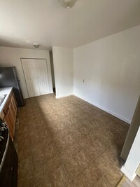Building Photo - Oroville-3 bedroom 1 bath home, yard, newl...