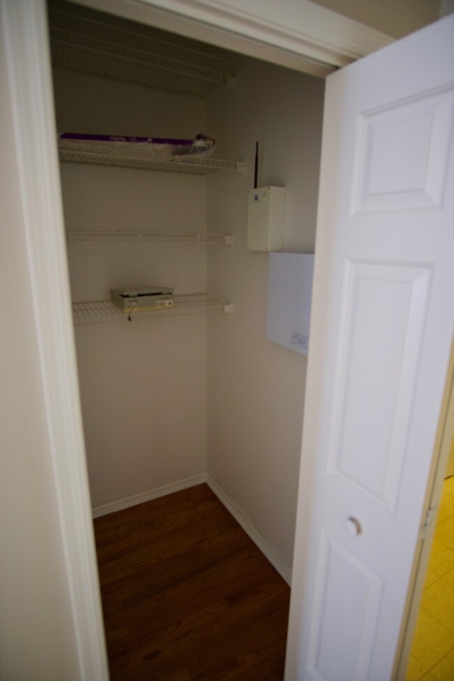 Building Photo - Dunwoody Living at Its Best – Spacious 4BR...