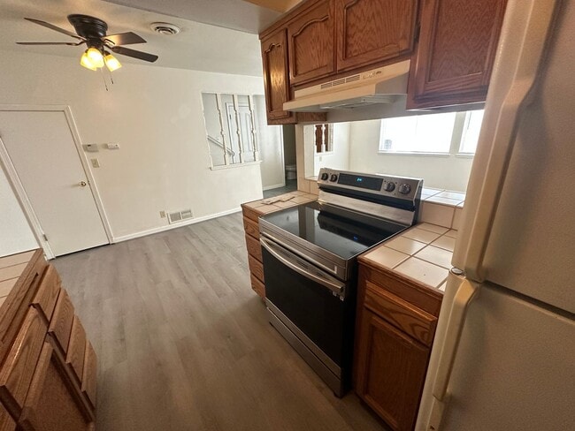 Building Photo - Water, Sewer, Garbage paid