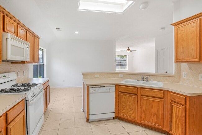 Building Photo - 18134 Stone Trail Manor Dr