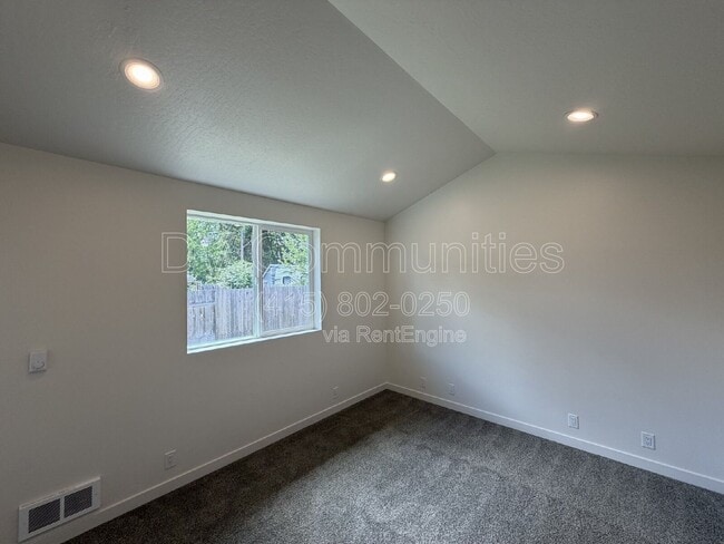 Building Photo - 1246 Hughes St