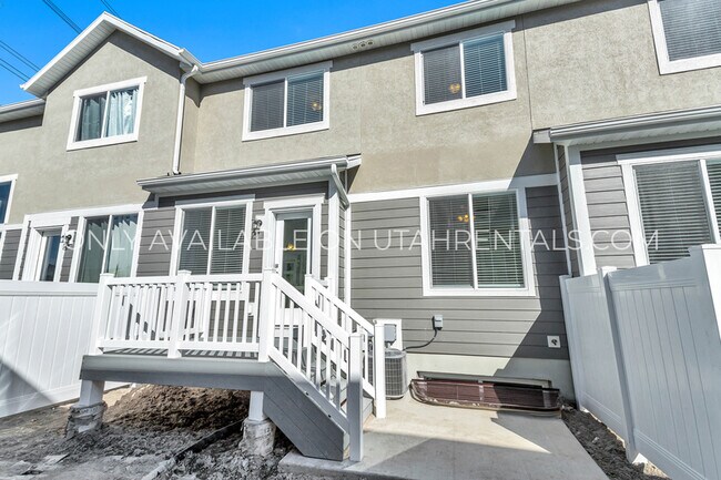 Building Photo - 297 W 490 N