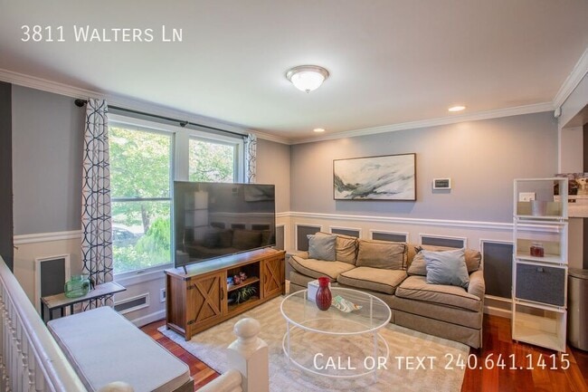 Building Photo - 3811 Walters Ln