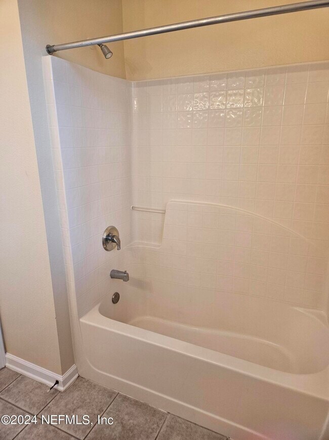 Building Photo - 7801 Point Meadows Dr