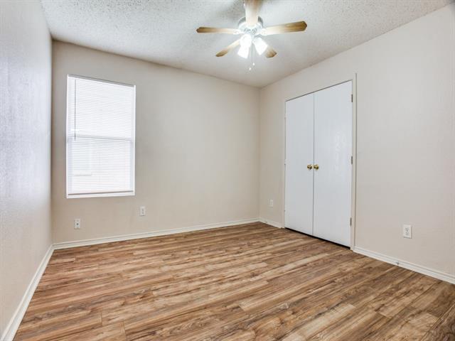 Building Photo - 3875 Fox Run Dr