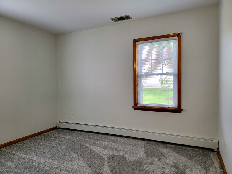 Building Photo - 137 N Hoover St