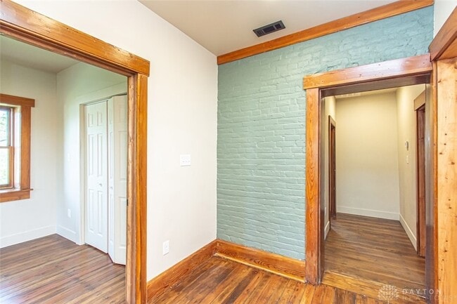 Building Photo - 117 Montgomery Ave