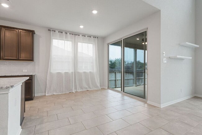 Building Photo - 19322 Amore Bluff