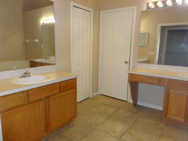 Building Photo - 10407 Paragon Pl