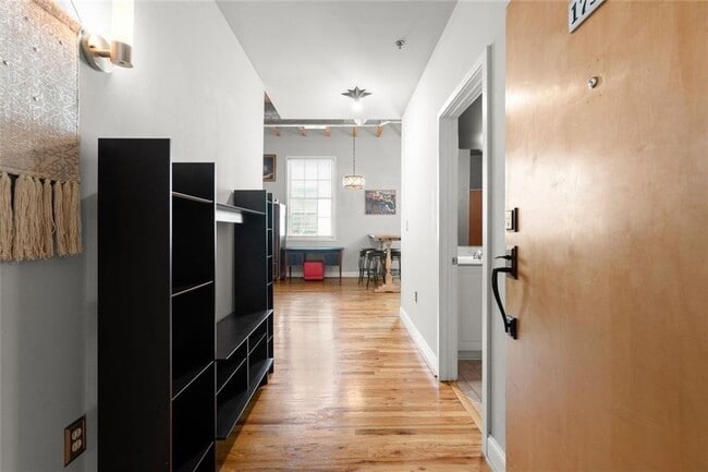 Building Photo - 1756 Liberty Ln