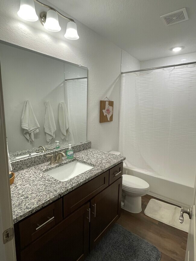Bathroom 2 - 7511 Gramercy Way