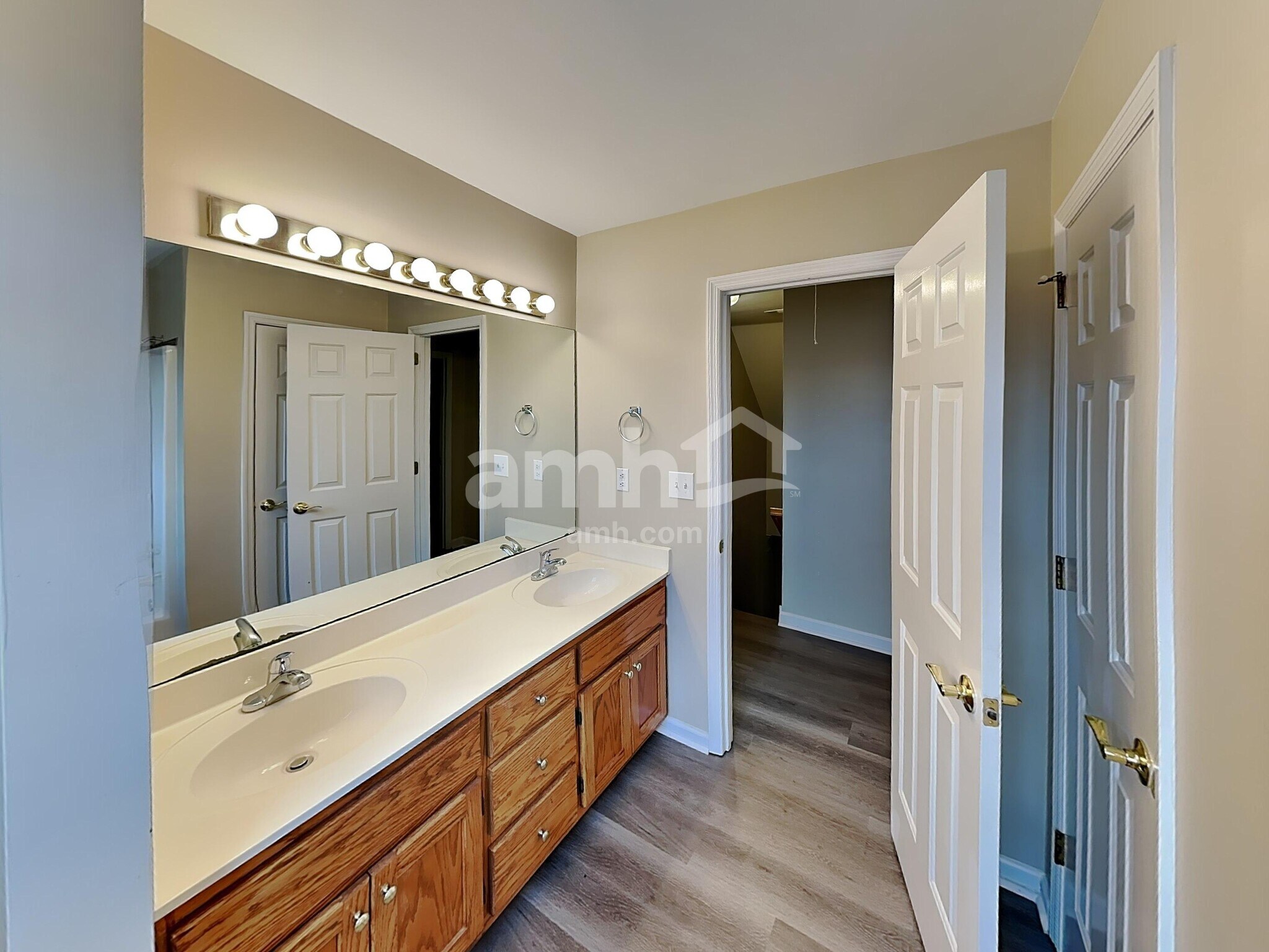 Building Photo - 2702 Camden Ct