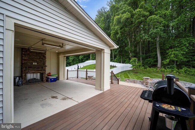 Building Photo - 4804 Bridle Ridge Rd