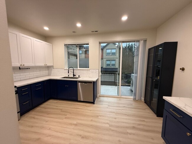 Building Photo - 19102 20th Dr SE