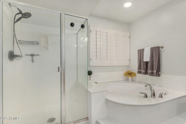 Building Photo - 4550 E Bent Tree Dr