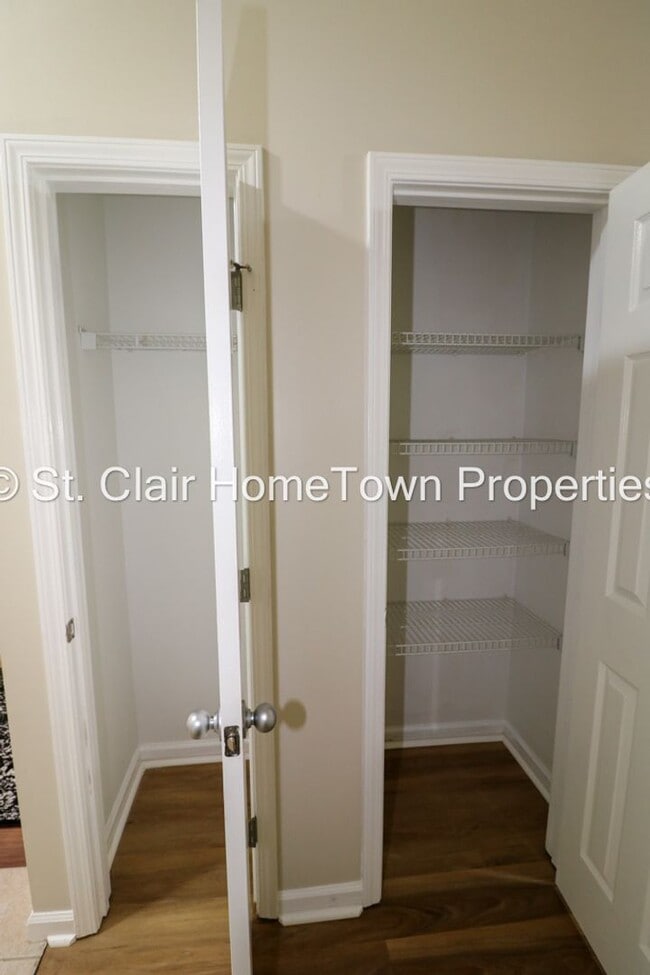 Building Photo - Family Home in Fox Hollow