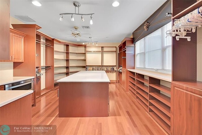 Building Photo - 4200 Coral Hills Dr