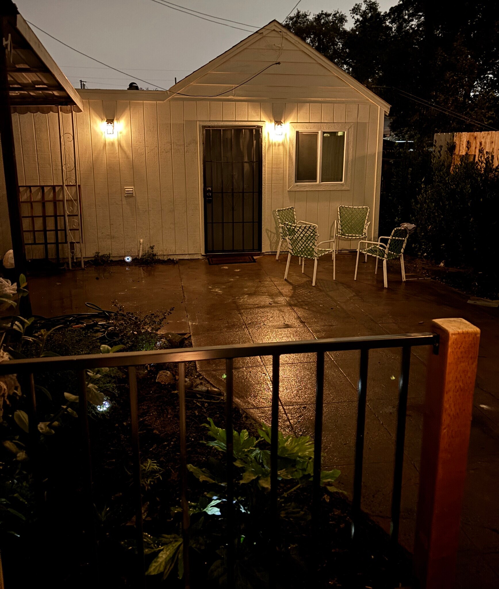 Building Photo - 329 E Mendocino Ave