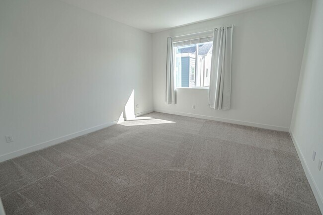 Building Photo - COMING SOON! 3-Bedroom Home with Solar Panels & Smart Home Features in Valencia!