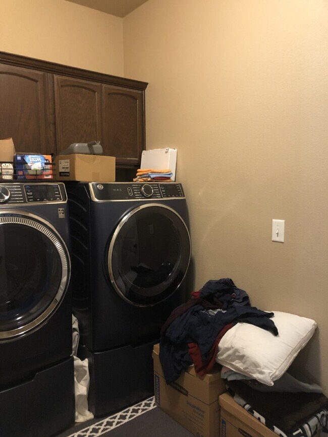 Building Photo - 3132 Tunnel Point Way