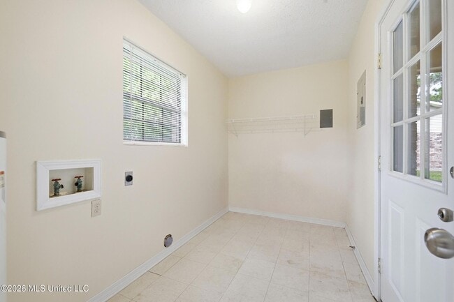 Building Photo - 815 Amar St