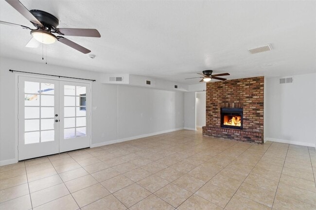 Building Photo - 6622 W Peck Dr