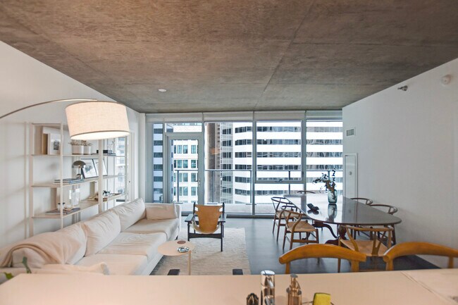 Building Photo - 60 E Randolph St