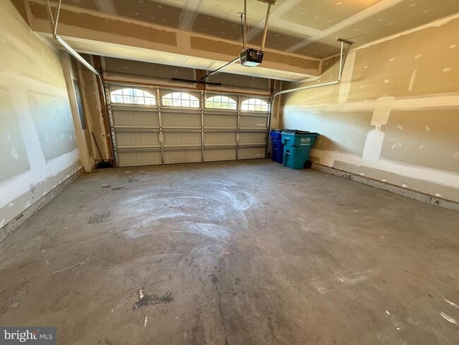 Building Photo - 5363 Yellow Birch Wy